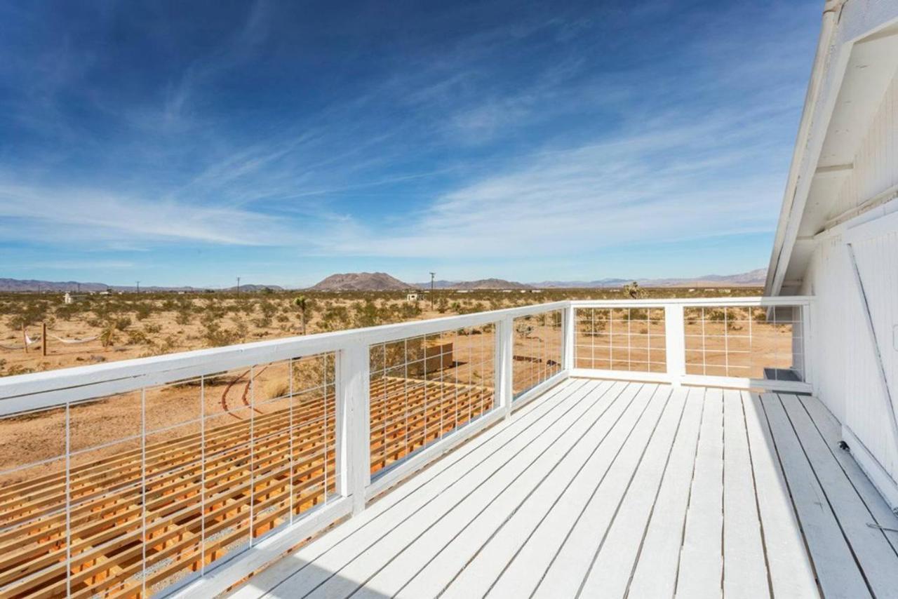 The Farmhouse Retreat: 5 Acres, Hot Tub, Sleeps 10, Ac Joshua Tree Exterior photo
