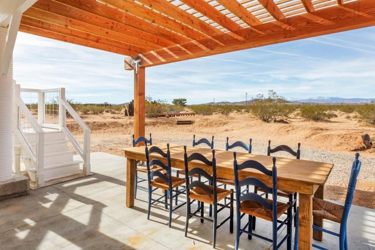 The Farmhouse Retreat: 5 Acres, Hot Tub, Sleeps 10, Ac Joshua Tree Exterior photo